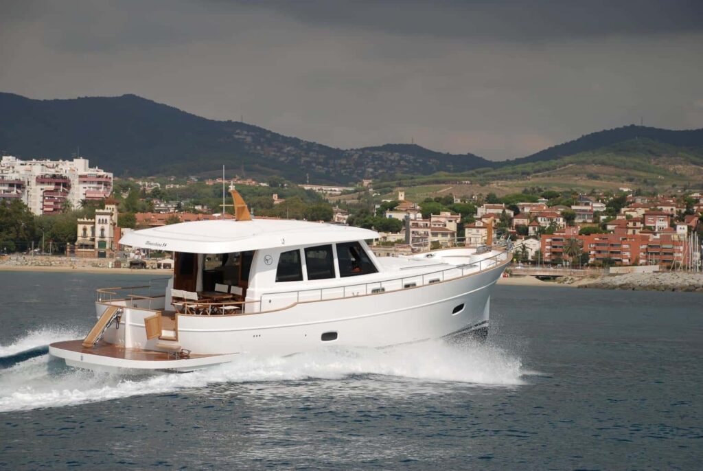 Nautica y Yates. Minorchino 54