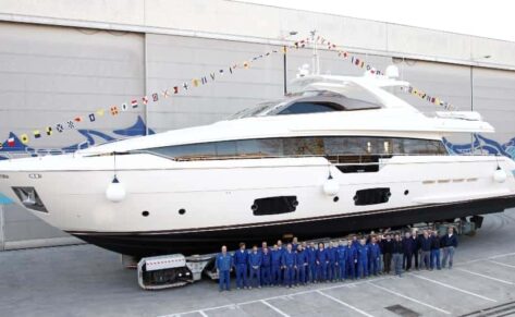Ferretti 960