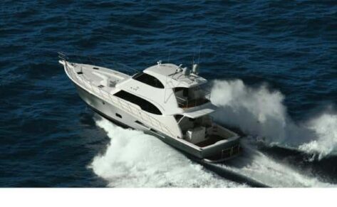 Riviera 70 Enclosed Flybridge, Fisher de gran altura