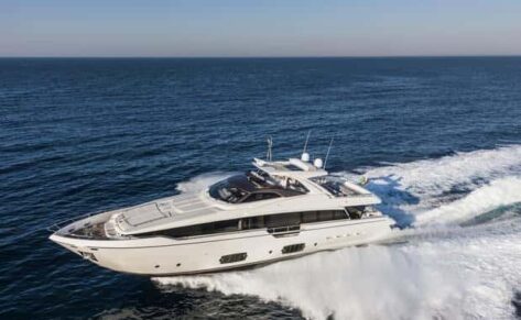 Ferretti Yachts 960, el dominio de la luz