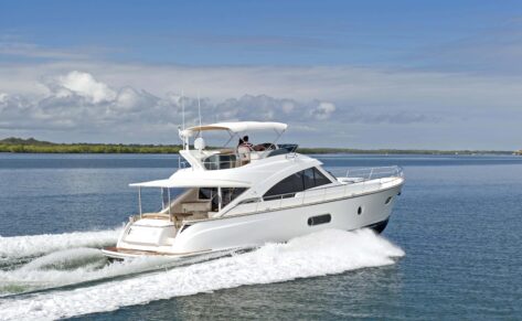 Belize 54 Daybridge Motoryacht, excelente 6 estrellas