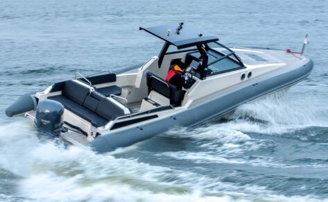 Agapi 950, un nuevo concepto de semirrígida