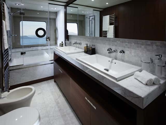 88MY Master Bathroom 2.jpg