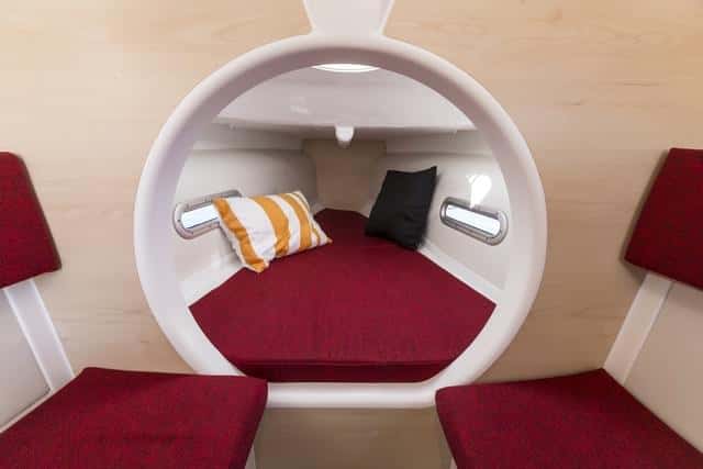 TYP HIER DE BESCHRIJVING en Naam Modellen-voor en Achternaam, ook Bezienswaardigheden: (naam museum, monument, gebouw etc.)