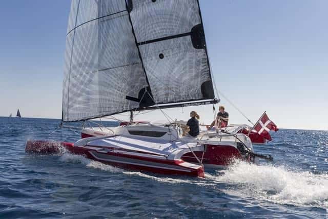 TYP HIER DE BESCHRIJVING en Naam Modellen-voor en Achternaam, ook Bezienswaardigheden: (naam museum, monument, gebouw etc.)