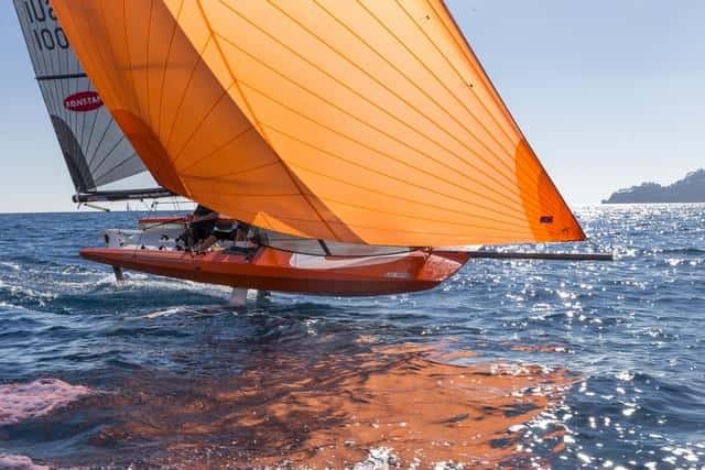 TYP HIER DE BESCHRIJVING en Naam Modellen-voor en Achternaam, ook Bezienswaardigheden: (naam museum, monument, gebouw etc.)