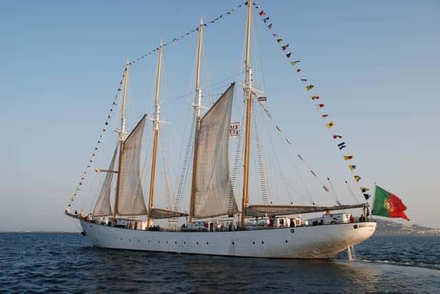 Santa Maria Manuela, goleta de cuatro palos de 67 metros, construida en 1937 para la pesca del bacalao en Terra Nova y hoy buque escuela portugués.