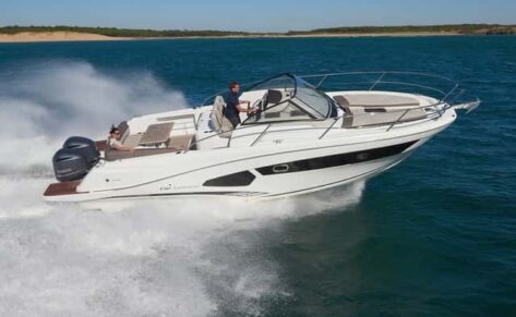 Cap Camarat 10.5 WA, en la cresta de la ola