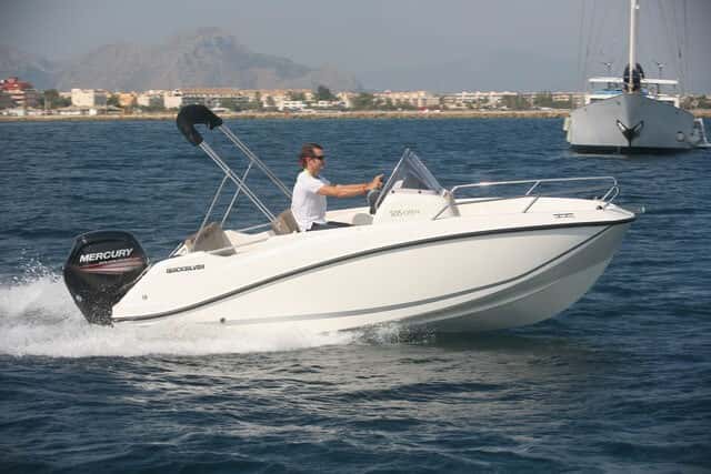 La Quicksilver Activ 505 Open se postula como un atractivo modelo de iniciación.