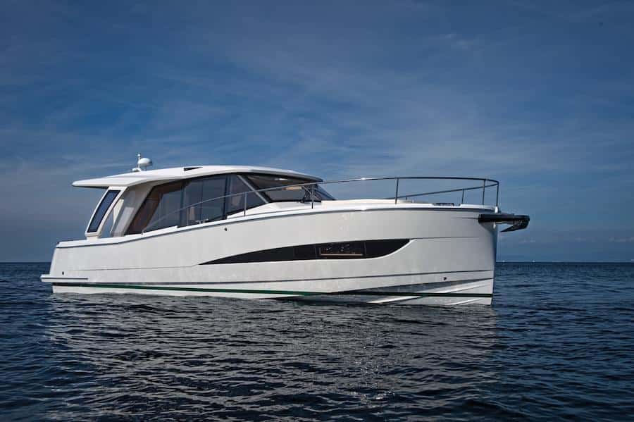 Greenline 36 Hybrid