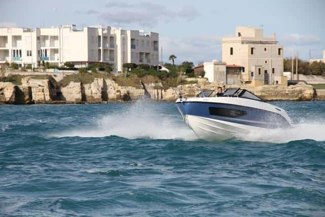 Exterior del Quicksilver Activ 755 Cruiser