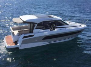 European-Power-Boat-of-the-Year-2018-Jeanneau-NC33