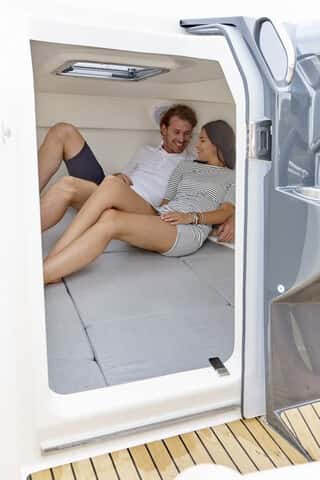 Quicksilver Activ 555 Cabin