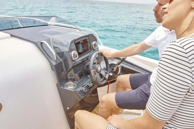 Quicksilver Activ 555 Cabin