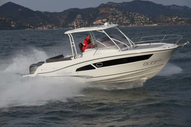 Jeanneau Cap Camarat 9.0 WA y CC