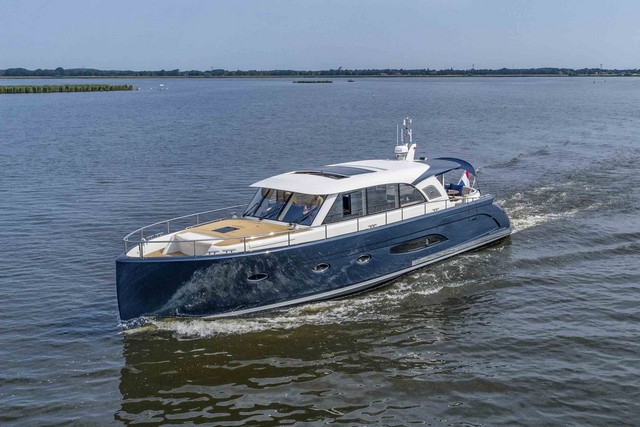 Holtermann 53 Commander.