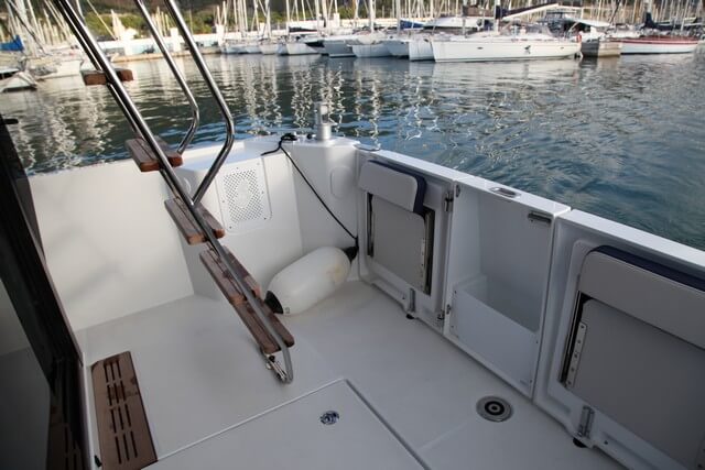 Bénéteau Swift Trawler 35 amplia bañera