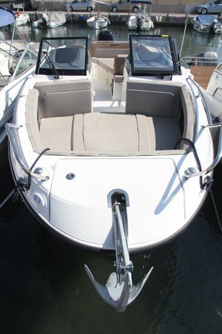 Quicksilver Activ 755 Bowrider