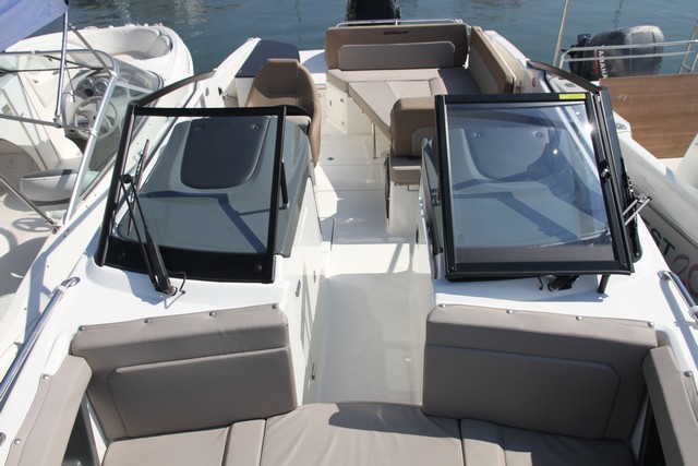 Quicksilver Activ 755 Bowrider