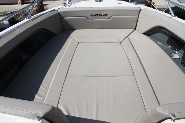 Quicksilver Activ 755 Bowrider