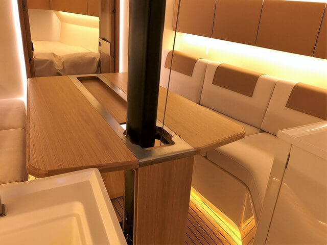 Italia Yacht 11.98 mesa salón