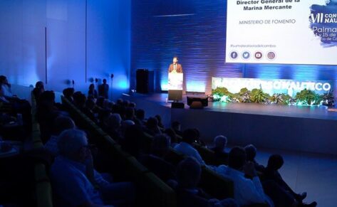 habilitaciones anejas a las titulaciones náuticas Director General de la Marina Mercante, Benito Núñez Quintanilla, durante el pasado VII Congreso Náutico