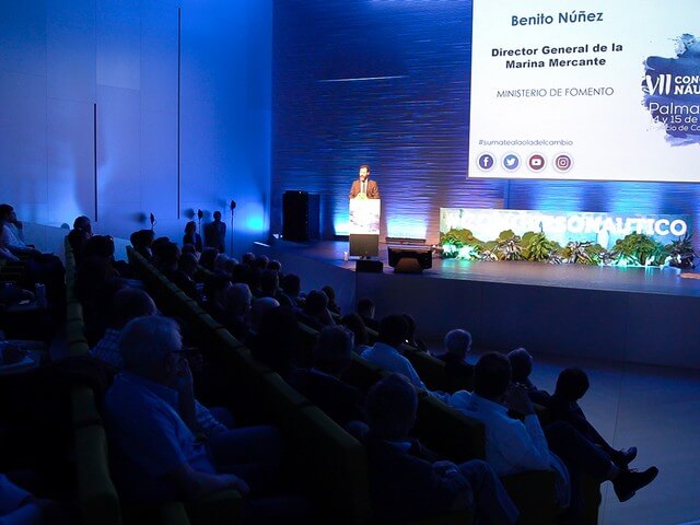 habilitaciones anejas a las titulaciones náuticas Director General de la Marina Mercante, Benito Núñez Quintanilla, durante el pasado VII Congreso Náutico