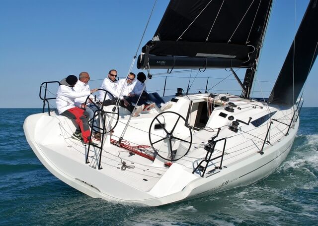 Navegamos el nuevo Italia Yacht 11.98 en la laguna de Venecia Un concentrado de pasión por la vela Primeras imágenes de la nueva incorporación a la gama del astillero Italia Yachts Venezia, un velero rápido, de 11,98 metros de eslora, orientado claramente a la regata pero perfectamente adaptable a los propietarios que busquen también un crucero rápido