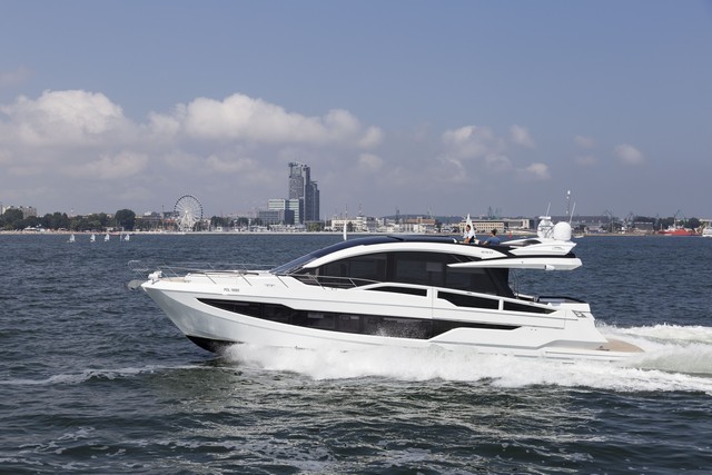 Galeon 650 Skydeck
