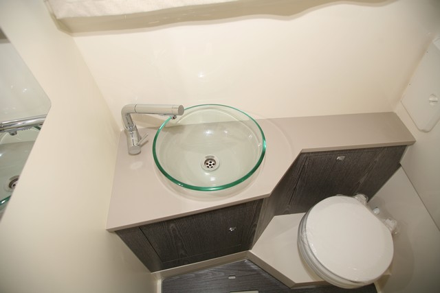 Capelli Tempest 40 interiores