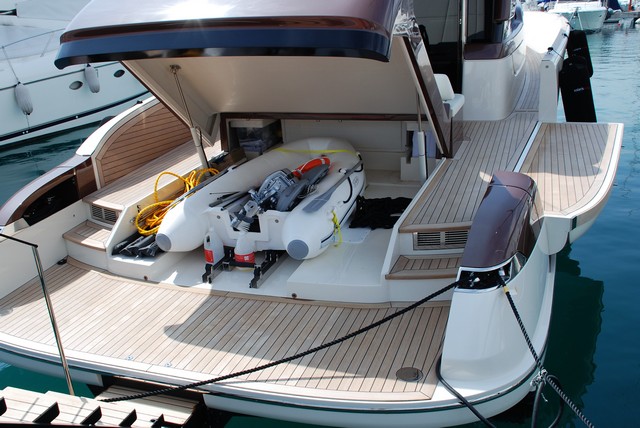 Solaris Power 55 garaje auxiliar