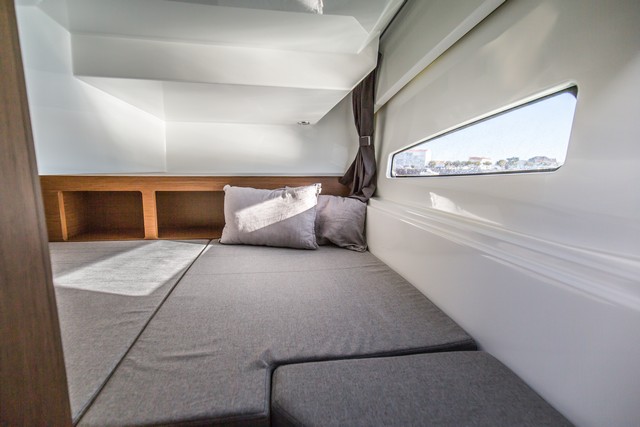 Bénéteau Antares 9