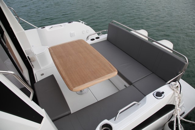 Bénéteau Antares 9