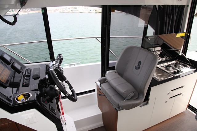 Bénéteau Antares 9