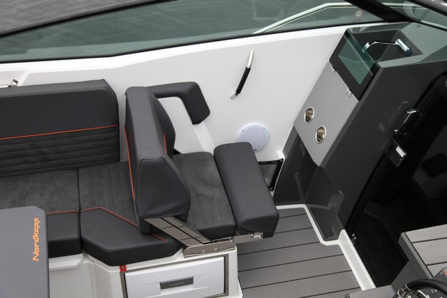 Nordkapp Noblesse 660