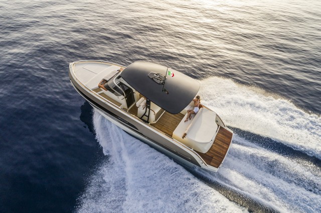 Invictus 320 GT