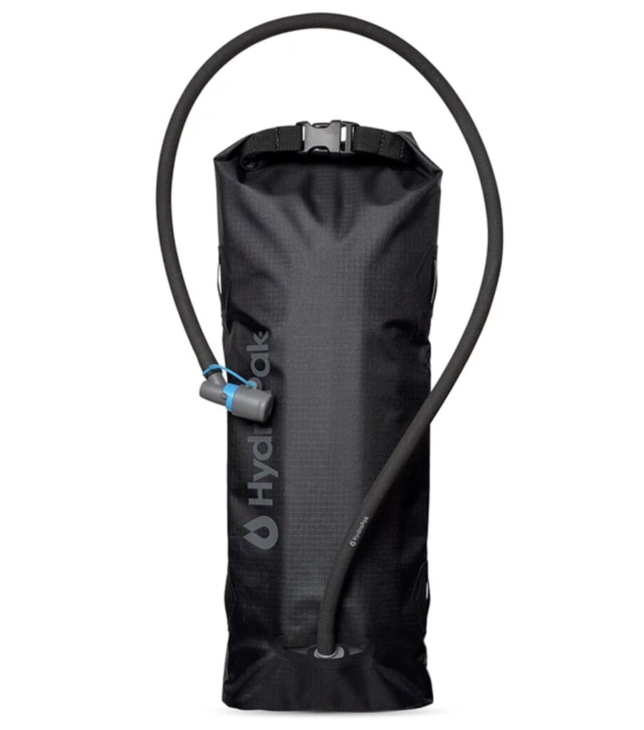 Hydrasleeve Reservoir de Hydrapak es un depósito flexible cubierto de una funda aislante, que permite mantener el líquido frío