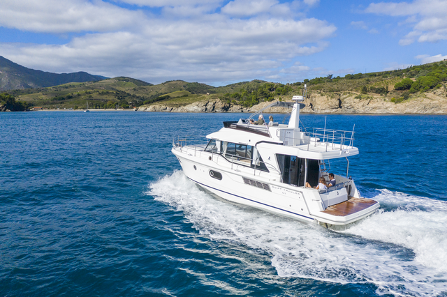 Beneteau Swift Trawler 41 navegando