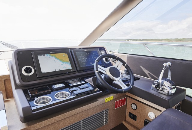 Prestige 590 Flybridge