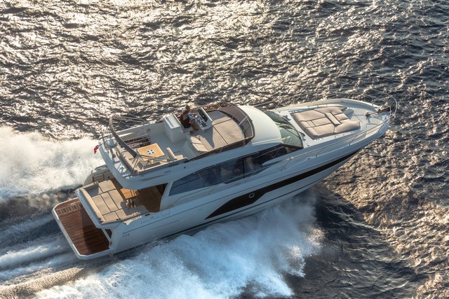 Prestige 590 Flybridge