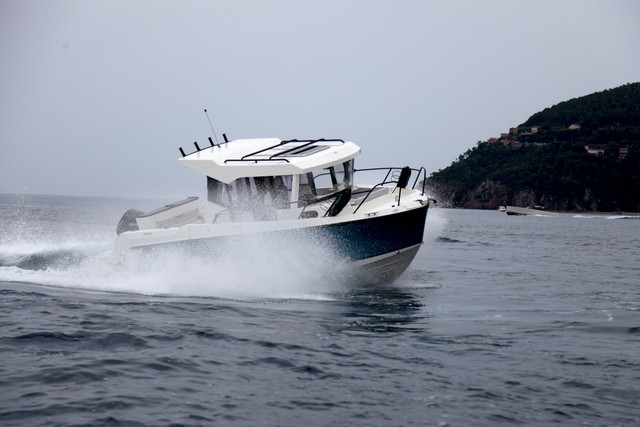 Quicksilver 805 Pilothouse