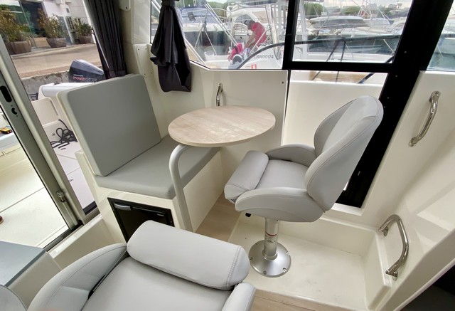 Quicksilver 805 Pilothouse