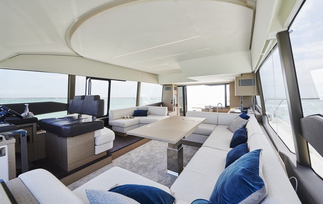 Prestige 590 Flybridge