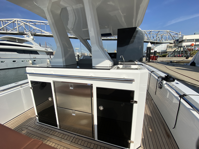 Pirelli 42 mueble de servicio