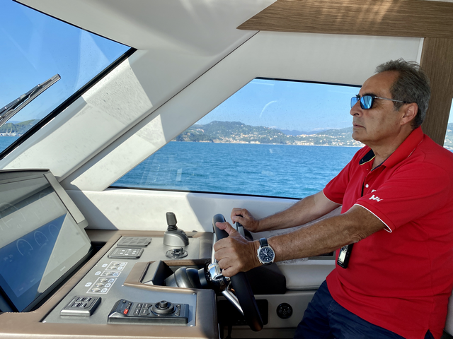 Solaris Power 48 Lobster puesto de gobierno