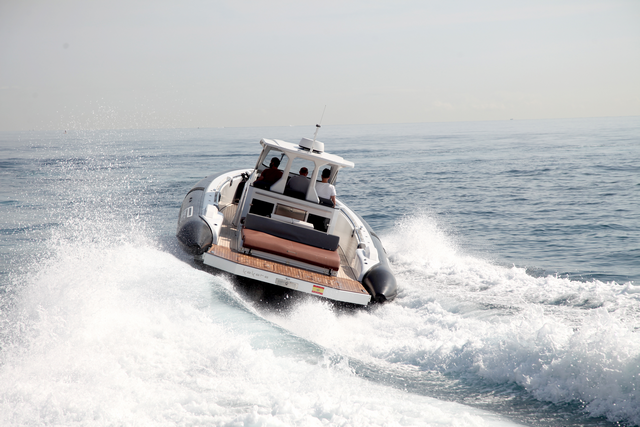 Pirelli 42 navegando