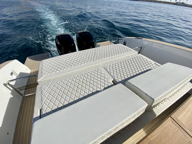 Tesoro T38 Cruiser solarium