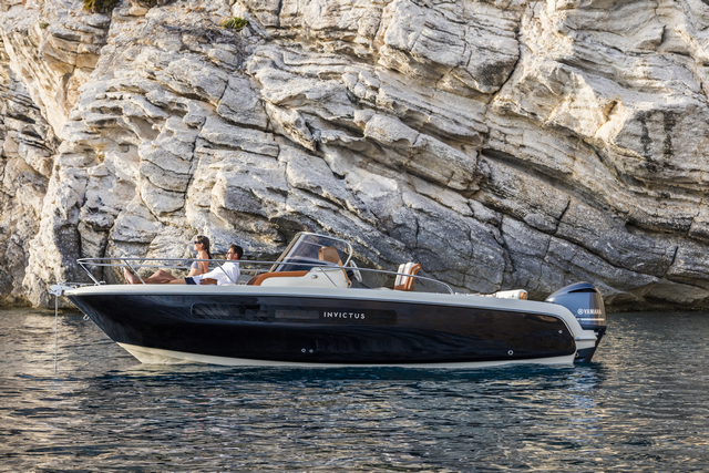 Yamaha e Invictus Yatch