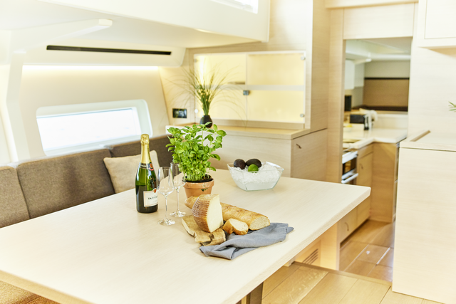 YYachts 8 Vegas Baby