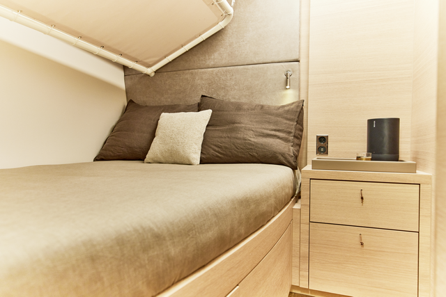 YYachts 8 Vegas Baby